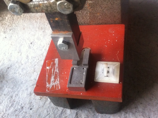 แท่นโยกกดอัดสวมขิ้นงานต่างๆตามต้องการ สภาพสวยพร้อมใข้งาน