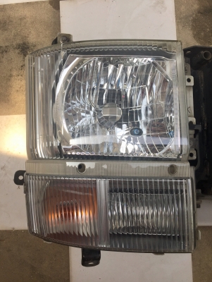 ขายไฟหน้า ISUZU ทั้งชุด โฉมหน้าตึก รุ่นใหม่ (ไฟใหญ่+สปอร์ตไลท์) รถห้างจากศูนย์ ขายไฟหน้า ISUZU ทั้งชุด โฉมหน้าตึก รุ่นใหม่ (ไฟใหญ่+สปอร์ตไลท์) รถห้างจากศูนย์