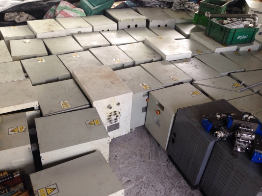 ขายหม้อแปลงไฟฟ้า เข้า 380V ออก 220V รับแรงดัน 10 Kva / 15 Kva สภาพสวย พร้อมใช้งาน มีหลายชุดครับ ขายหม้อแปลงไฟฟ้า เข้า 380V ออก 220V รับแรงดัน 10 Kva / 15 Kva สภาพสวย พร้อมใช้งาน มีหลายชุดครับ