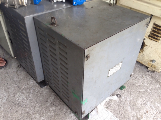 ขายหม้อแปลงไฟฟ้า เข้า 380V ออก 220V รับแรงดัน 10 Kva / 15 Kva สภาพสวย พร้อมใช้งาน มีหลายชุดครับ ขายหม้อแปลงไฟฟ้า เข้า 380V ออก 220V รับแรงดัน 10 Kva / 15 Kva สภาพสวย พร้อมใช้งาน มีหลายชุดครับ