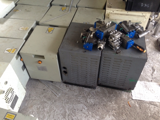 ขายหม้อแปลงไฟฟ้า เข้า 380V ออก 220V รับแรงดัน 10 Kva / 15 Kva สภาพสวย พร้อมใช้งาน มีหลายชุดครับ ขายหม้อแปลงไฟฟ้า เข้า 380V ออก 220V รับแรงดัน 10 Kva / 15 Kva สภาพสวย พร้อมใช้งาน มีหลายชุดครับ