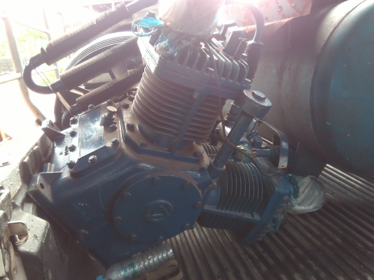 ขาย35,000บาทปั๊มลมขนาดใหญ่  มอเตอร์มิตซู  20 แรงครับ