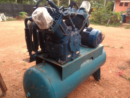 ขาย35,000บาทปั๊มลมขนาดใหญ่  มอเตอร์มิตซู  20 แรงครับ