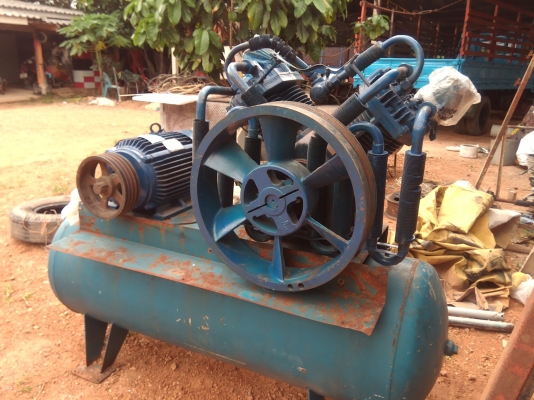 ขาย35,000บาทปั๊มลมขนาดใหญ่  มอเตอร์มิตซู  20 แรงครับ