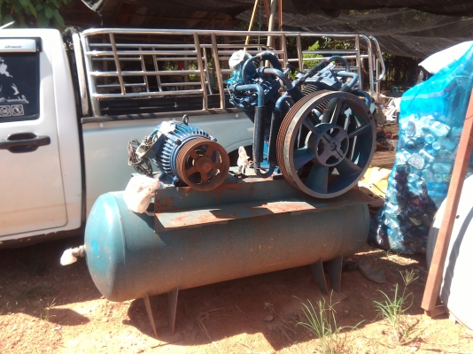 ขาย35,000บาทปั๊มลมขนาดใหญ่  มอเตอร์มิตซู  20 แรงครับ