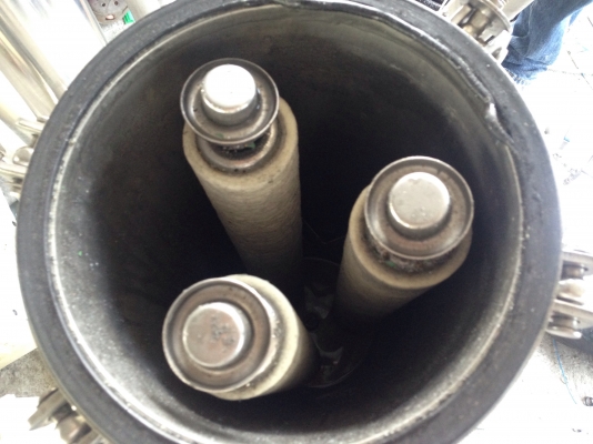 ขายปั้มน้ำแรงดันสูง Ebara 4HP. 380V ขนาดเข้า ออก 1.5นิ้ว สภาพสวย พร้อมชุดถังกรองน้ำสแตนเลสอย่างดี 2 ใบ พร้อมใช้งาน