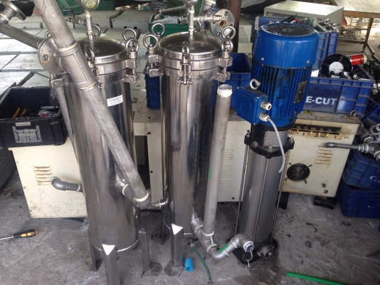 ขายปั้มน้ำแรงดันสูง Ebara 4HP. 380V ขนาดเข้า ออก 1.5นิ้ว สภาพสวย พร้อมชุดถังกรองน้ำสแตนเลสอย่างดี 2 ใบ พร้อมใช้งาน