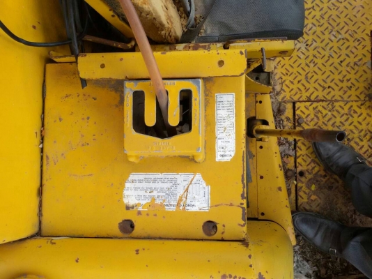 ขายรถแท็กเตอร์ D7F ขายรถแท็กเตอร์ D7F