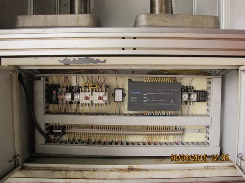 ขายแท่นสว่านคู่คอนโทรลด้วยลมสภาพใหม่มาก