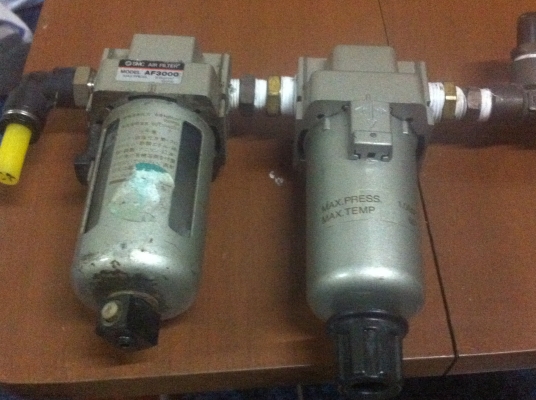 ขุดดักน้ำดักฝุ่นสองกระเปราะต่อคิดกันก่อนปล่อยลมเข้าระบบลมพร้อมตัวปรับแรงดันลม