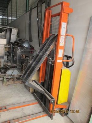 ขายแฮนด์ลิฟไฟฟ้า ORYZAพร้อมอุปกรณ์ชาร์จไฟครบ ของนอกแท้สวยๆ