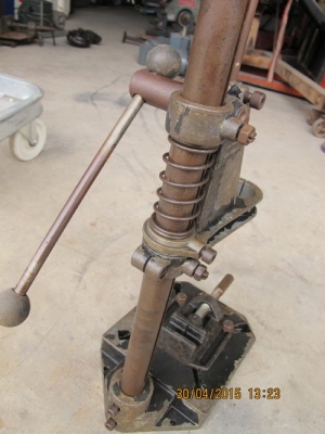 ขายแท่นจับสว่านของเยอรมันสูง50เซนติเมตร ขายแท่นจับสว่านของเยอรมันสูง50เซนติเมตร