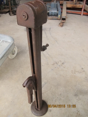 ขายแม่แรงยกรถโบราณ ขายแม่แรงยกรถโบราณ