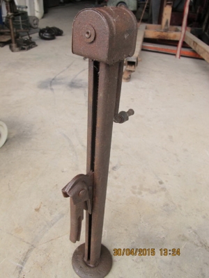 ขายแม่แรงยกรถโบราณ ขายแม่แรงยกรถโบราณ