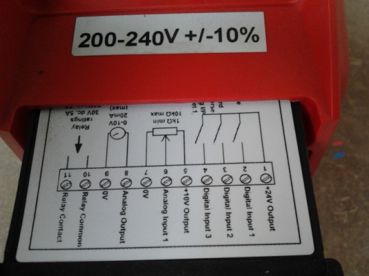 ขาย  INVERTER ยี่ห้อ SEW EURODRIVE 0.75 KW, 1 HP