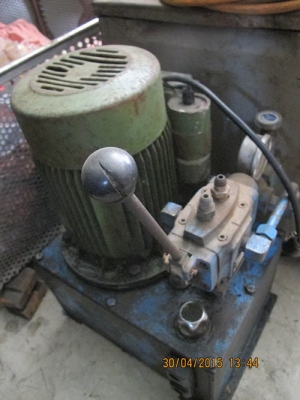 ขายมอเตอร์ปั๊มไฮดรอลิคSEMCO พร้อมวาวล์ปรับน้ำมันเข้าออก ขนาด3แรงไฟบ้าน220โวลท์