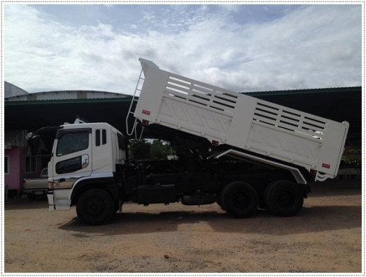 ขายไม่แพง FUSO SUPERGREAT เครื่อง 6M70 กระบะดัมพ์ดิน ยาว 6.00 เมตร กว้าง 2.50 เมตร ดั้มพ์ 15 ตัน ยางใหม่ 11 เส้น พร้อมป้าย พร้อมเล่มทะเบียน รถเหมือนใหม่ป้ายแดง สนใจรีบเลยนะคะ