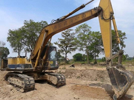 ขายรถขุด โคมัสสุ200-3 แอร์เย็น เก่านอก สภาพเดิม เอวดี บูมสวย ช่วงล่างเต็ม เฟรมสวย สภาพพร้อมใช้งาน ขุดวันละ160เที่ยว ตัวเดินดี