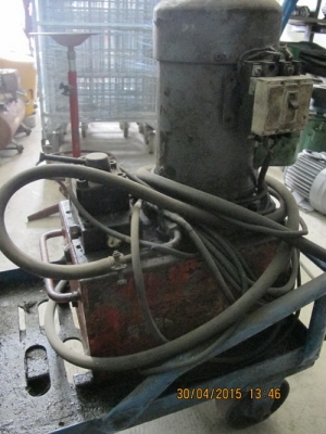 ขายมอเตอร์ปั๊มไฮดรอลิค2แรงไฟบ้าน220โวลท์พร้อมวาวล์ปรับแรงดัน