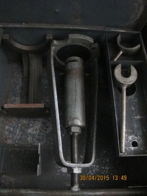 ขายชุดเครื่องมือถอดเฟืองท้าย เกียร์รถยนต์ของฝรั่งเศษรวม4กล่อง