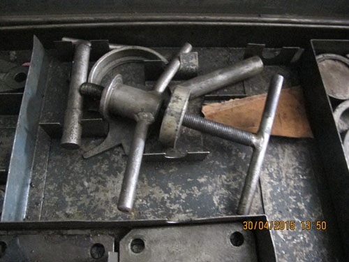 ขายชุดเครื่องมือถอดเฟืองท้าย เกียร์รถยนต์ของฝรั่งเศษรวม4กล่อง