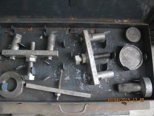 ขายชุดเครื่องมือถอดเฟืองท้าย เกียร์รถยนต์ของฝรั่งเศษรวม4กล่อง