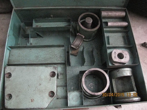 ขายชุดเครื่องมือถอดเฟืองท้าย เกียร์รถยนต์ของฝรั่งเศษรวม4กล่อง