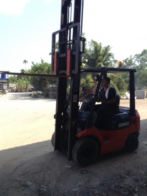 +++ ขายโฟล์คลิฟท์  TOYOTA 7FD15  รุ่น 7  ขนาด 1.5  ตัน  เครื่องยนต์ดีเซล  เสา  4  เมตร  งา 1,070  มม.  เกียร์ธรรมดา  ยางลมครับ