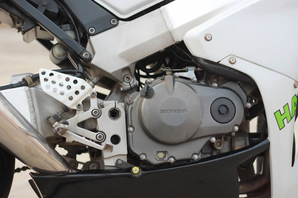 cbr 929หัวฉีด สพม แบตใหม่ ราคา128000 0894050202เป้