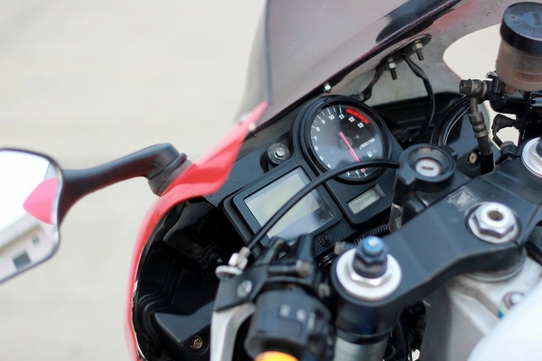 cbr 929หัวฉีด สพม แบตใหม่ ราคา128000 0894050202เป้