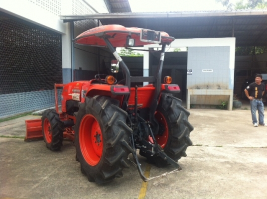 รถแทรกเตอร์คูโบต้า L4708DTพร้อมดันหน้า