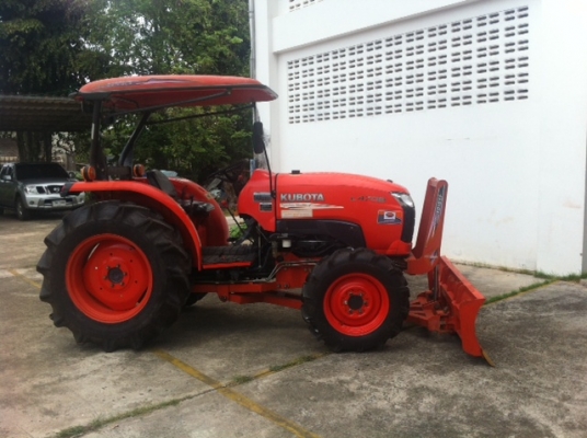 รถแทรกเตอร์คูโบต้า L4708DTพร้อมดันหน้า
