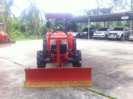รถแทรกเตอร์คูโบต้า L4708DTพร้อมดันหน้า