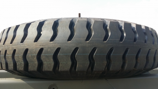 ยางรถบรรทุก ขนาด 1100 ขอบ 20" ยางอะไหล่สภาพดอกยาง 100\% ไม่ได้วิ่ง ขายยกชุดรวมยางใน ยางรองคอ ชุดละ 3,000 บาท มี 10 ชุดเท่านั้น