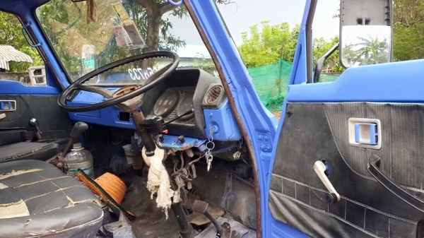 ขาย6ล้อ isuzu 100แรงฝาดำ4bc2 แชชซีสวยเครื่องดี ทะเบียนพร้อมโอน พร้อมคอกเสริมข้าง พื้นเหล็ก สภาพพร้อมใช้งาน