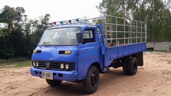 ขาย6ล้อ isuzu 100แรงฝาดำ4bc2 แชชซีสวยเครื่องดี ทะเบียนพร้อมโอน พร้อมคอกเสริมข้าง พื้นเหล็ก สภาพพร้อมใช้งาน