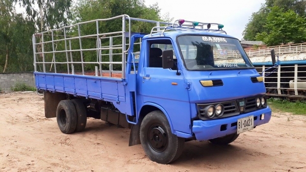 ขาย6ล้อ isuzu 100แรงฝาดำ4bc2 แชชซีสวยเครื่องดี ทะเบียนพร้อมโอน พร้อมคอกเสริมข้าง พื้นเหล็ก สภาพพร้อมใช้งาน