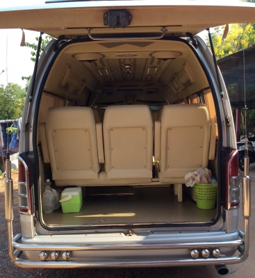 ขายรถตู้ Toyota ปี2006 แต่งVIP