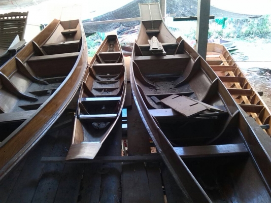 เรือไม้สัก