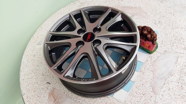 ขายล้อแม็ก vios trd 15" สนใจติดต่อเล็กคลองสามครับ 081-3747940 ขายล้อแม็ก vios trd 15" สนใจติดต่อเล็กคลองสามครับ 081-3747940