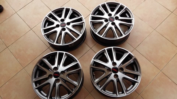 ขายล้อแม็ก vios trd 15" สนใจติดต่อเล็กคลองสามครับ 081-3747940 ขายล้อแม็ก vios trd 15" สนใจติดต่อเล็กคลองสามครับ 081-3747940
