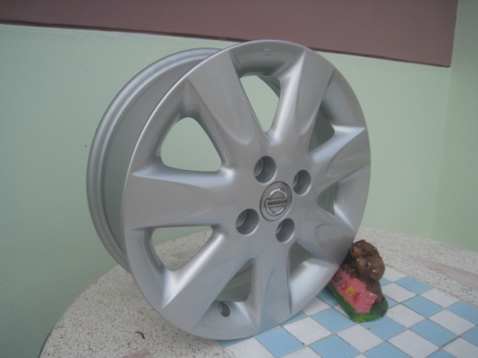 ขายล้อแม็ก Nissan march 15" สนใจติดต่อเล็กคลองสามครับ 081-3747940