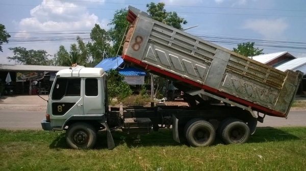 ขายไอ้หลง เทอร์โบ FN527M-TF5006 คัสซีสวยตลอดเส้น เครื่องเดิม เกียร์เดิม 10 สปีด แอร์เย็น ทะเบียนพร้อมโอน