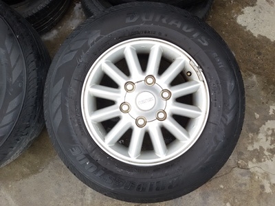 ขายล้อISUZU ขอบ15 12ก้านพร้อมยาง215/70/15  4 ล้อ