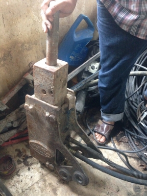 ขายหัวเจาะใส่รถ แบ๊คโฮ รุ่น pc30 37000บาท