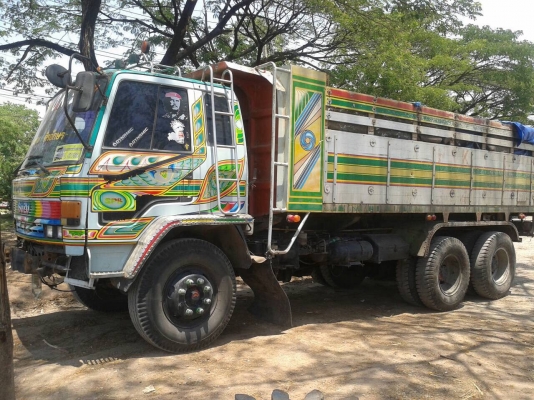 ขาย 10 ล้อดั้ม ROCKY คัสซีสวยตลอดเส้น เครื่อง 6BG1 เทอร์โบ 200 แรงม้า ช่วงล่าง DECA 270 เกียร์ใหญ่ สโลว์กลาง เบรคทิฟฟี่ ทะเบียนพร้อมโอนครับ