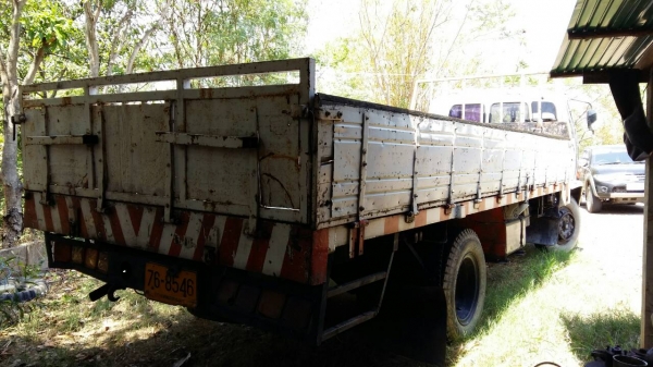 ขายรถ 6 ล้อ กระบะคาร์โก้ ยาว 6 เมตร ISUZU 165 แรง ราคาย้อมๆ 380000 สนใจโทร