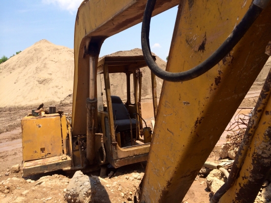 ขายด่วน  รถแบคโฮ  ตัวเล็ก  KOMATSU  พร้อมใช้งาน