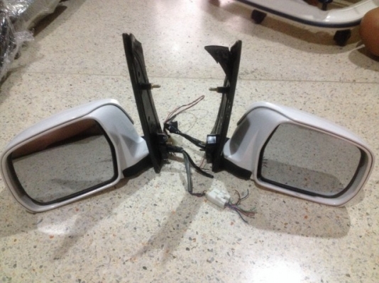 กระจกมองข้าง TOYOTA NOAH พับไฟฟ้ามีไฟเลียว LED ของเก่าญี่ปุ่นสภาพสวย