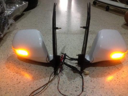 กระจกมองข้าง TOYOTA NOAH พับไฟฟ้ามีไฟเลียว LED ของเก่าญี่ปุ่นสภาพสวย